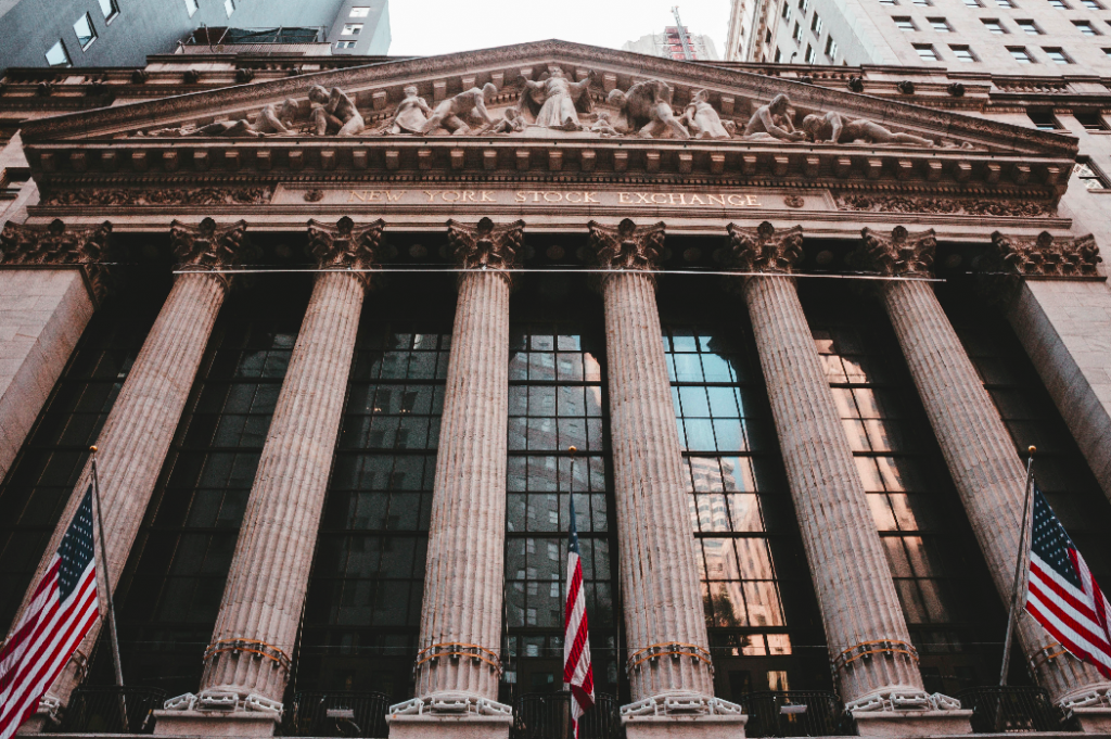 Fachada da Bolsa de Valores de Nova York (NYSE)